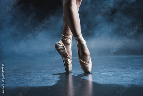 ballet dancer in pointe shoes