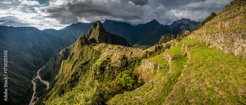 Panorama-Blick über die Ruinen von Machu Picchu