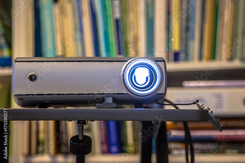 Portable beamer projector