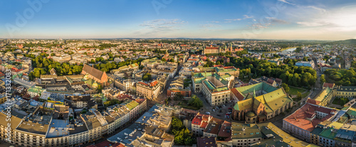 Kraków - panorama starego miasta z lotu ptaka. Widok na ulicę Grodzką i Bazylikę Franciszkanów.