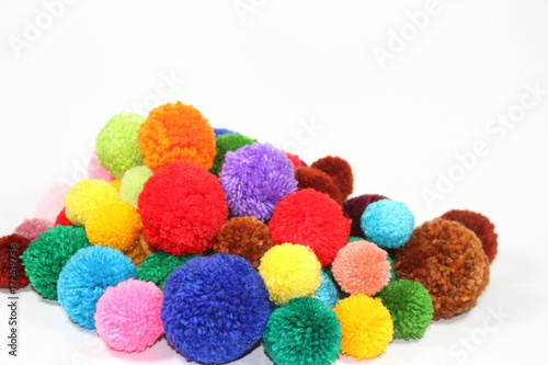 COLORED WOOL POMPONES FABRIC FASHION ACCESSORIES