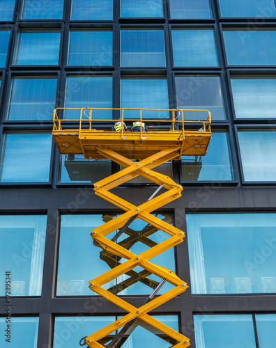 Scissor Lift Office Block