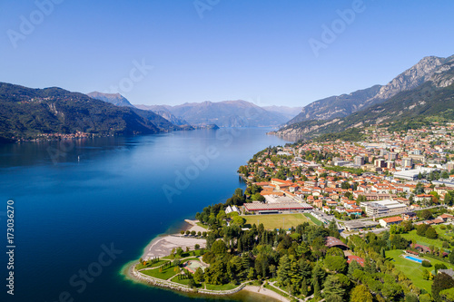 Mandello del Lario - Lago di Como (IT) - Vista aerea panoramica verso nord 