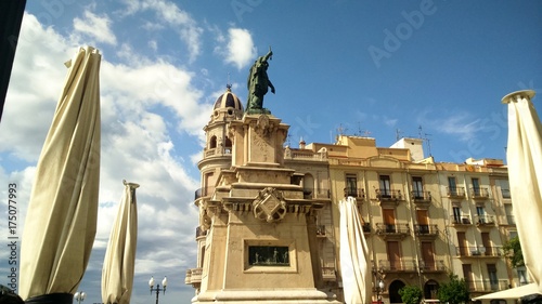 Esapgne Tarragone Statue de Roger de Lauria balcon Rambla Nova