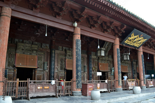 The view around Xi'an Great Mosque, considered as one of the most important place for Chinese Muslims in China. Pic was taken in September 2017. Translation: "Xi'An Mosque"