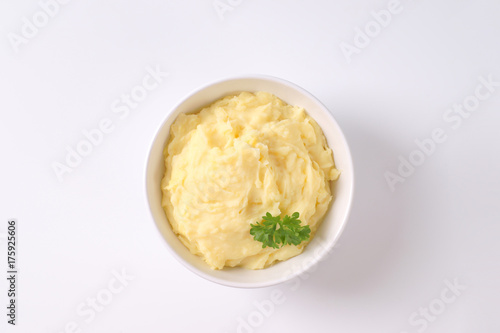 bowl of mashed potatoes