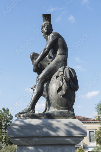 Theseus-Statue am Fuss der Akropolis in der Plaka, Athen, Griechenland