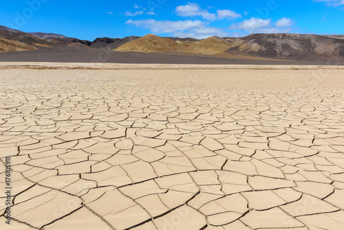 Sucha krakingowa ziemia, Atacama, Chile