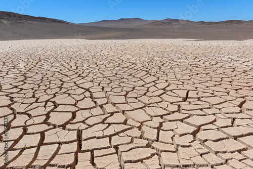 Sucha krakingowa ziemia, Atacama, Chile