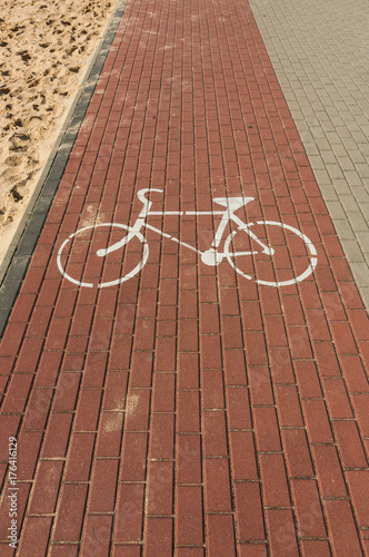 Ścieżka rowerowa, chodnik