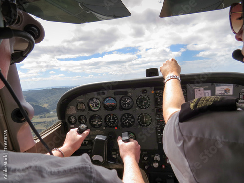 Pilot flight instructor