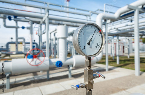 Gas manometer on a gas development plant