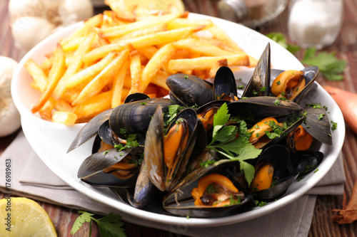 mussel and french fries