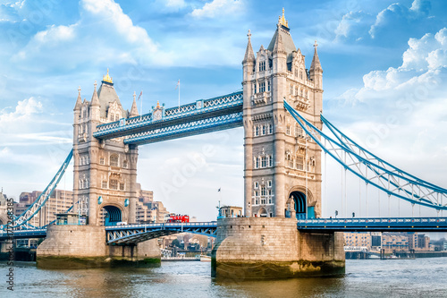 London Tower Bridge am Tag