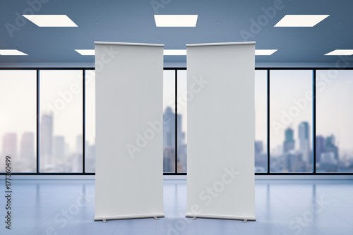 empty roll up banner