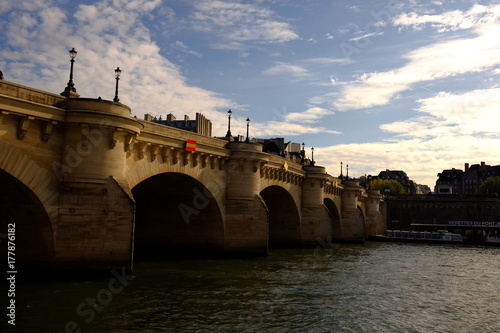 Au Pont Neuf à Paris, France