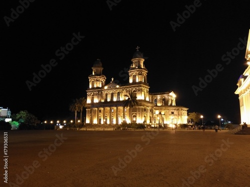 Catedral vieja Managua