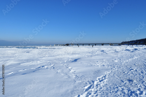Eiszapfen an der Seebrücke Göhren auf Rügen