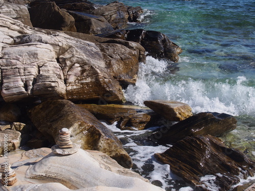 Skaliste wybrzeże wyspy Thassos