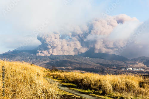 Vulkanausbruch am Aso, Japan