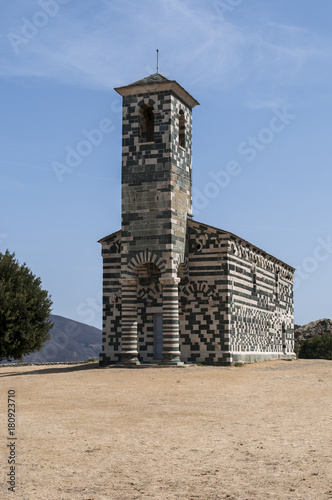 Corsica, 29/08/2017: vista della Chiesa di San Michele di Murato, piccola cappella del XII secolo costruita in pietra policroma e nel tipico stile romanico pisano