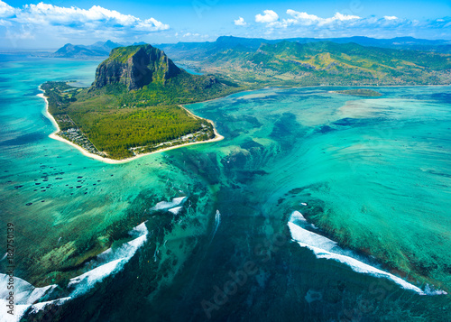 Widok z lotu ptaka rafy wyspy Mauritius