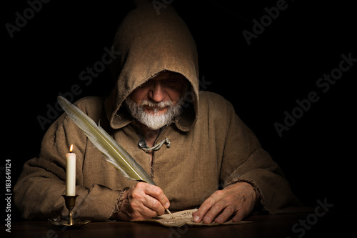 geheimnisvoller Mönch schreibt Brief