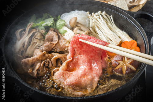 普通のすきやき Tasty sukiyaki Japanese cuisine 