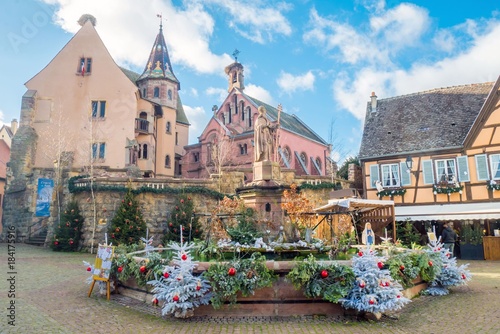 Village d'Eguisheim en décembre à Noël en Alsace, France