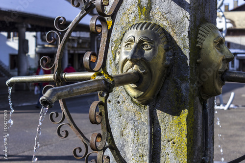 Fontaine datée de 1763 à Samoëns, Haute-Savoie, France