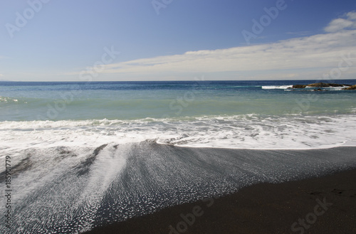 wulkaniczna plaża w Ajuy (Fuerteventura, Wyspy Kanaryjskie)