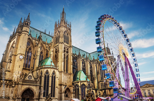 Ville de Metz - Cathédrale Saint-Étienne avec Marché de Noël et grande Roue