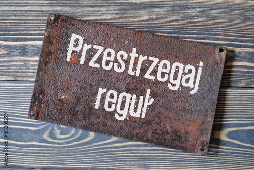 Przestrzegaj reguł