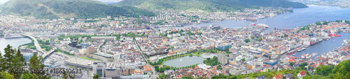 Stadtpanorama von Bergen vom Aussichtspunkt Floyen, Norwegen