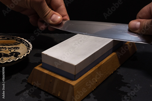 sharpening knife with whetstone