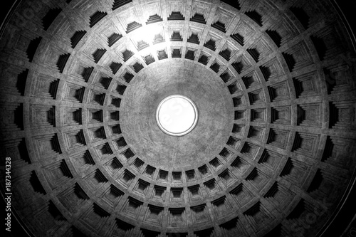 Pantheon schwarz weiß s/w