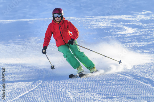 entspannt und sportlich Skifahren auf bestens präparierter Piste