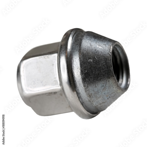 Wheel nut and centering cone