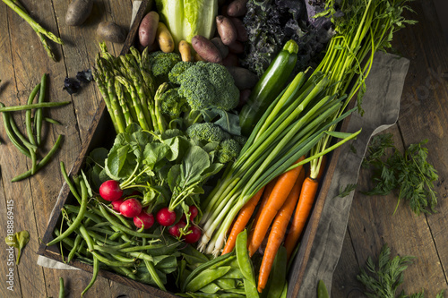 Raw Organic Spring Farmers Market Box