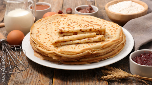 crepe with ingredient