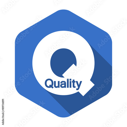Logotipo Quality espacio negativo en Q con sombra en hexagono azul