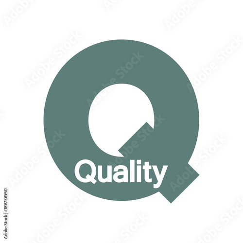 Logotipo Quality espacio negativo en Q gris en fondo blanco