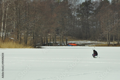 Wędkarz na jeziorze - Dorotowo