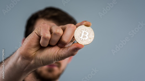 bitcoin anonimowa transakcja