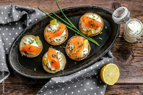 blinis saumon fumés et crème ciboulette