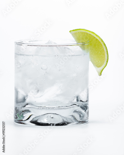 vodka soda with a lime