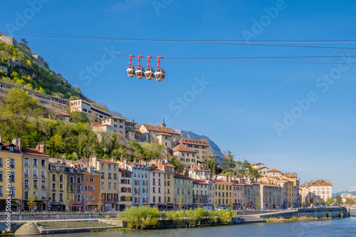 France, Isère (38), Grenoble, les quais de l'Isère et les "bulles" de Grenoble.