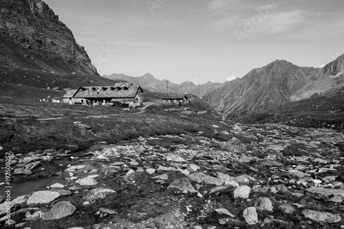 krajobraz w pobliżu schroniska Vittorio Sella - Park Narodowy Gran Paradiso