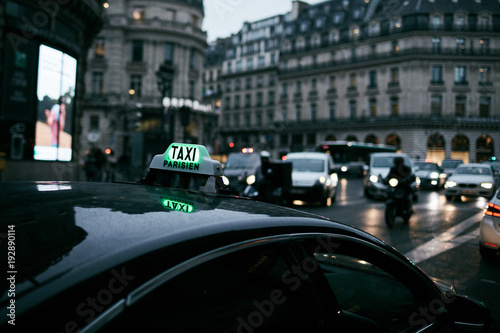 Taxi in attesa a parigi