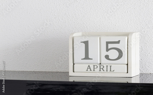 White block calendar present date 15 and month April